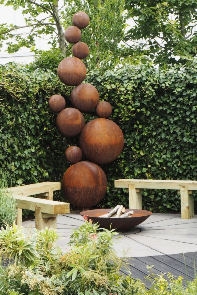 garden sculptures