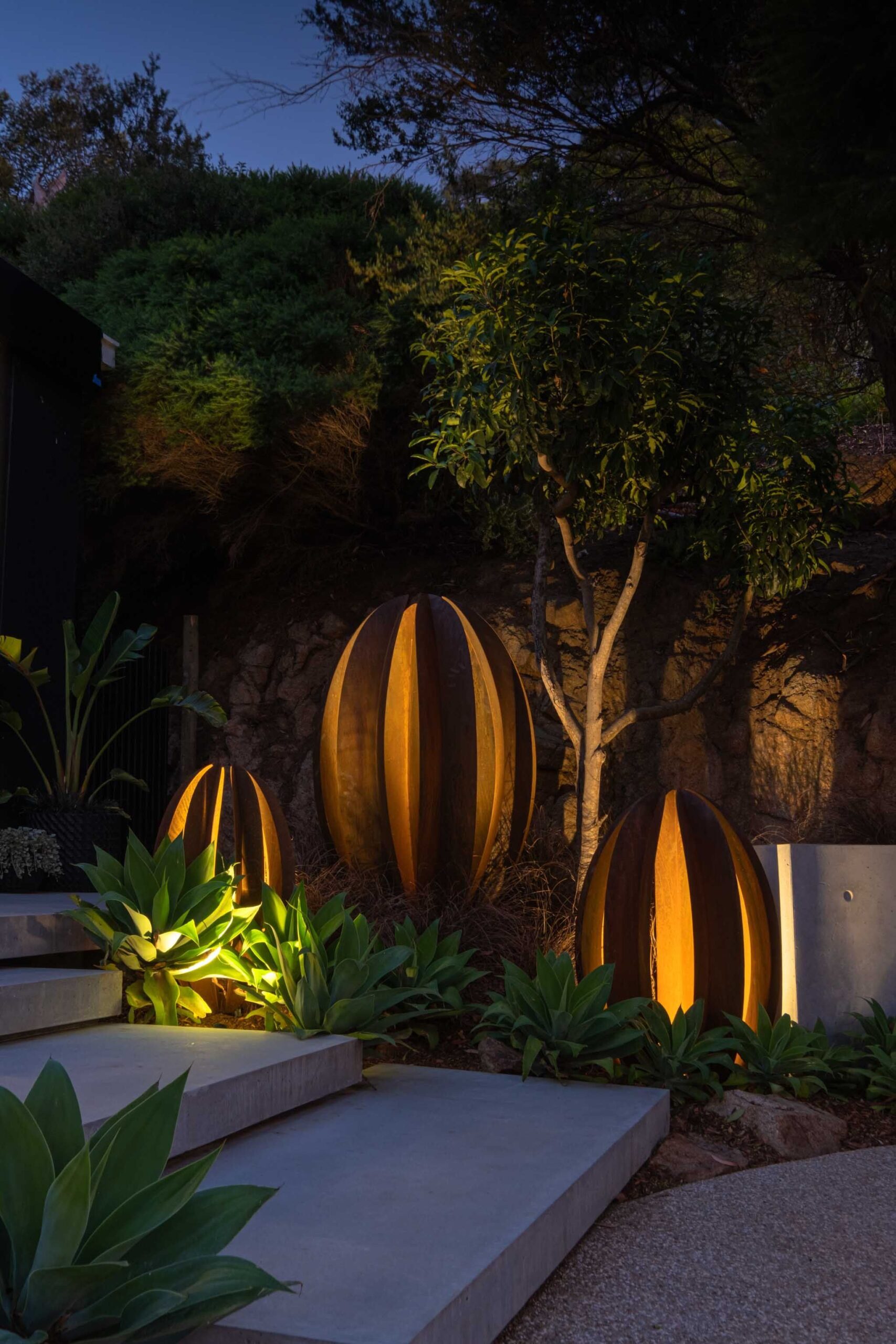 The Beauty of Garden Sculptures: Enhancing Outdoor Spaces with Artistic Creations
