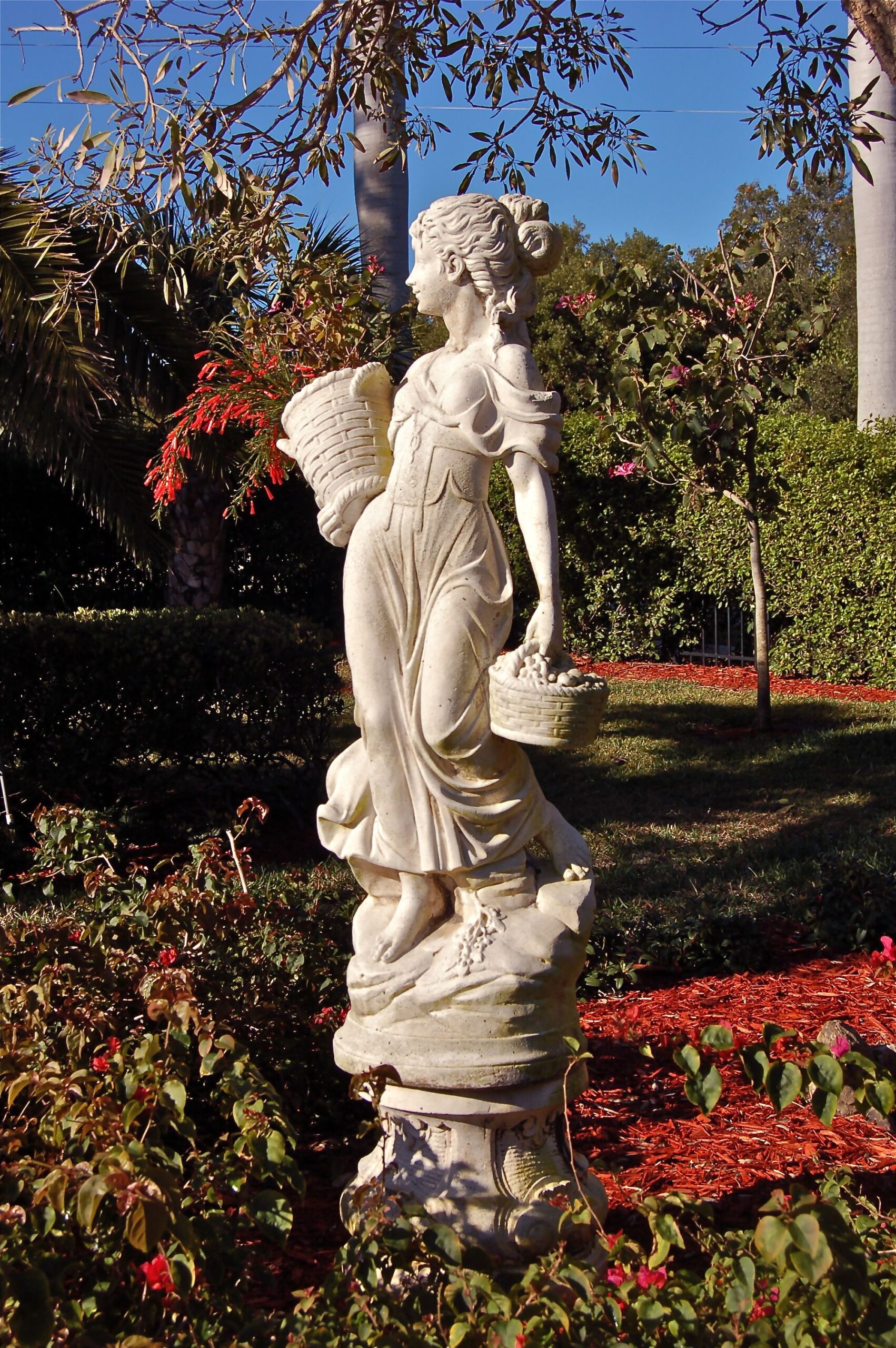 The Beauty of Garden Statues: Adding Elegance to Your Outdoor Space
