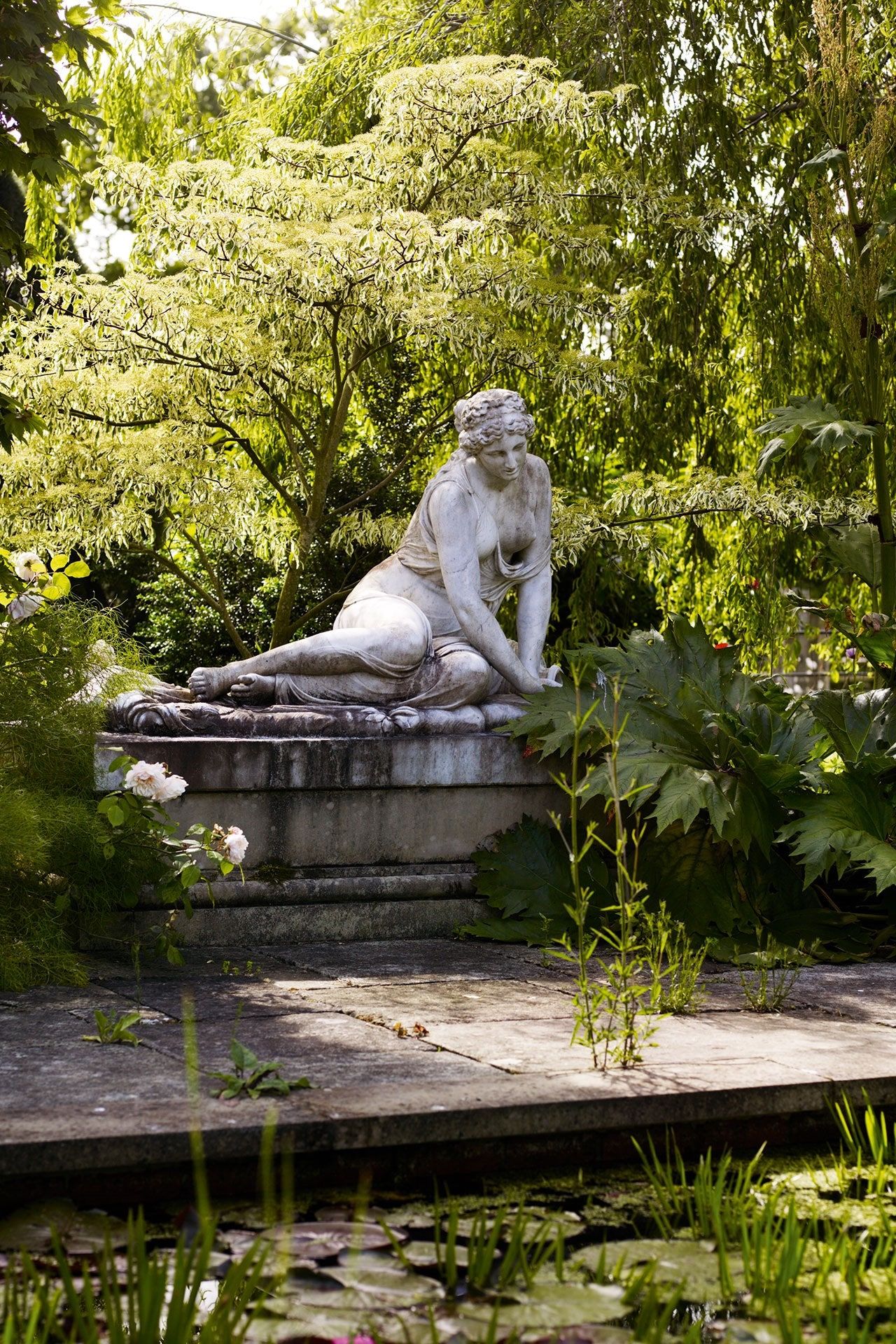 The Beauty of Garden Statues: Ornate Decor for Outdoor Spaces