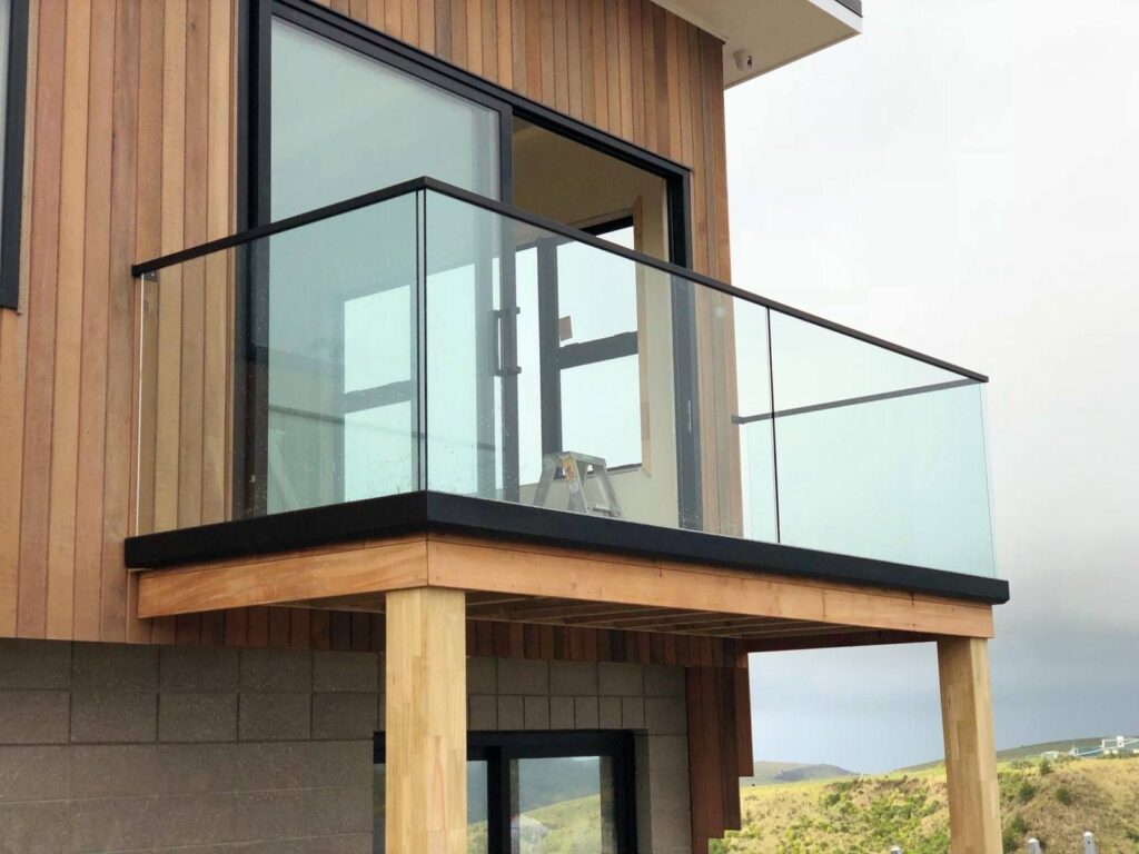 glass deck railing