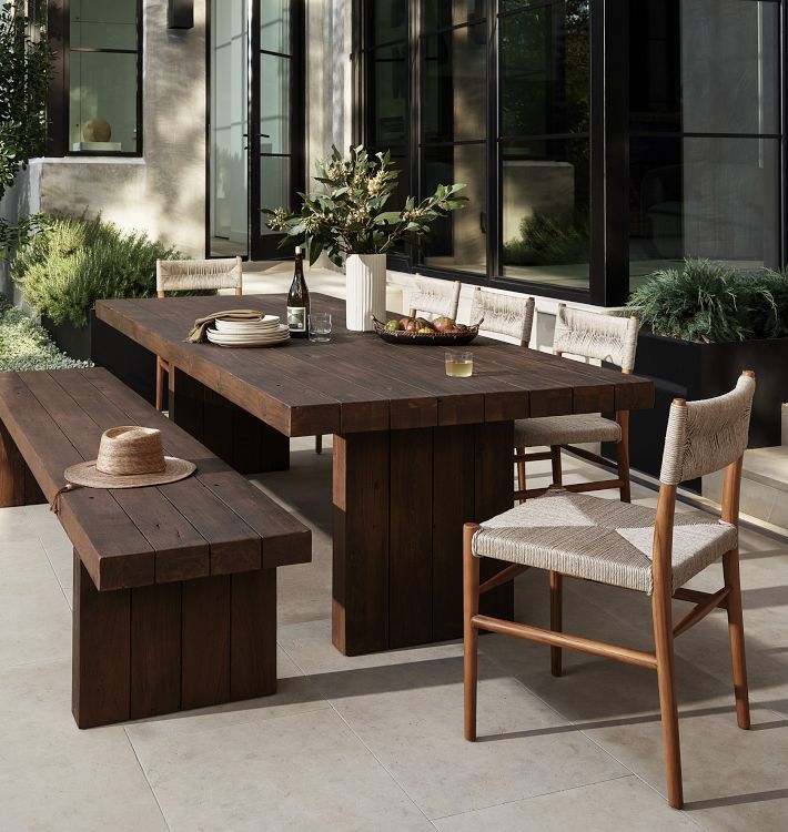 The Beauty of Outdoor Teak Furniture: A Timeless Addition to Your Outdoor Space