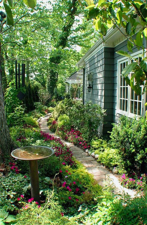 The Beauty of Side Yard Gardens: Transforming Unused Spaces into Green Oases