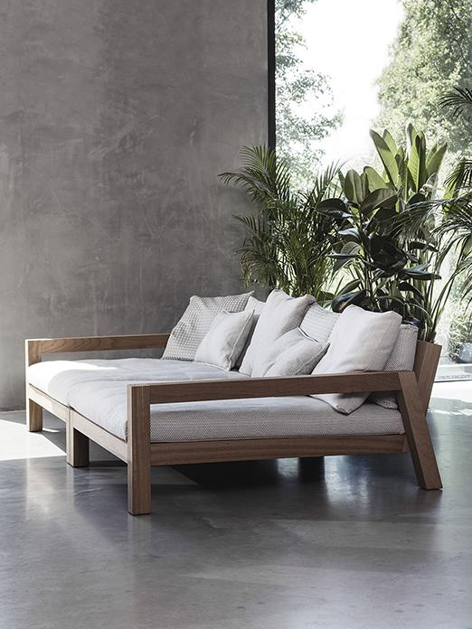 The Comfort and Elegance of Outdoor Daybeds
