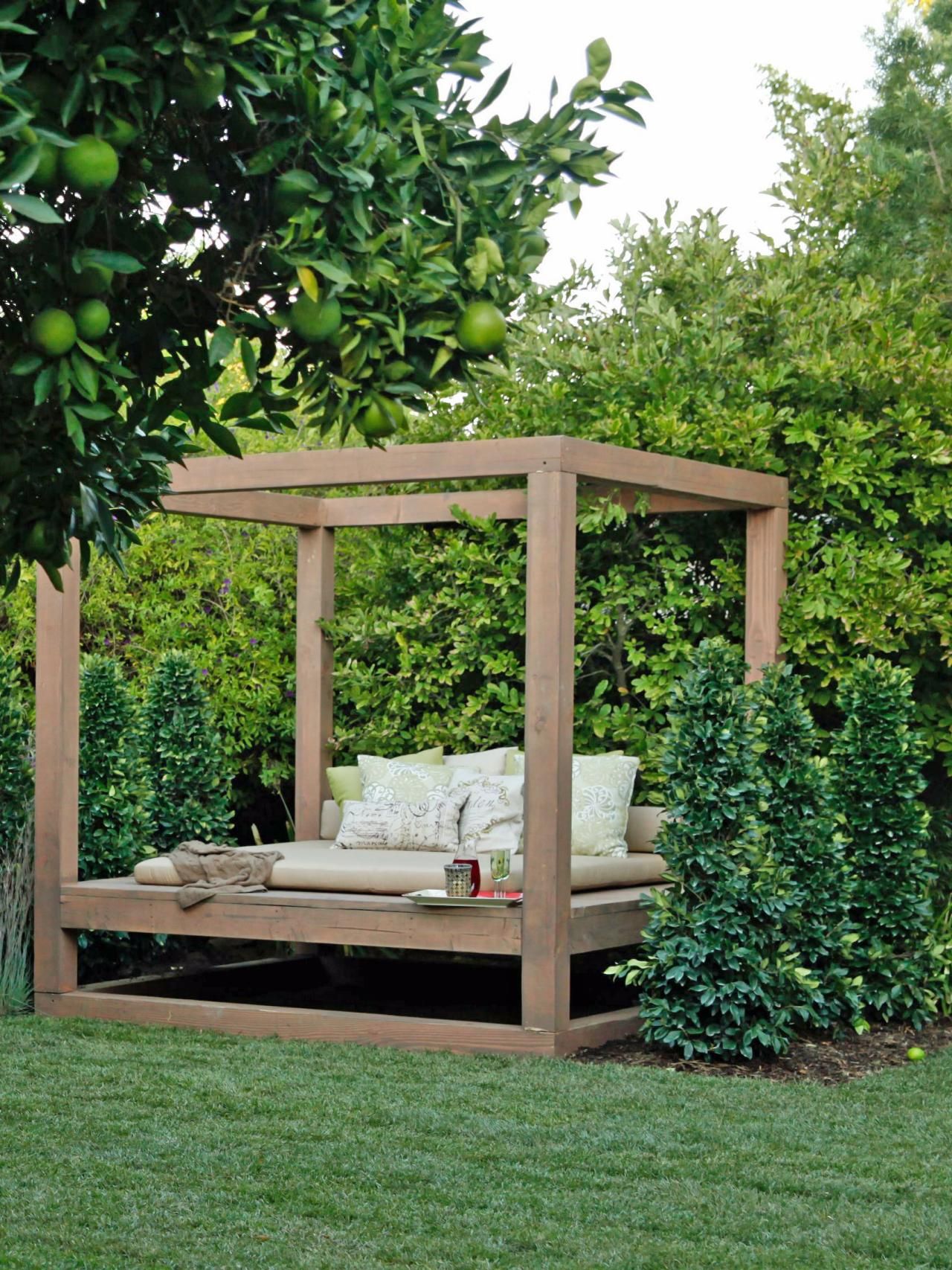 The Comfort and Relaxation of Outdoor Daybeds