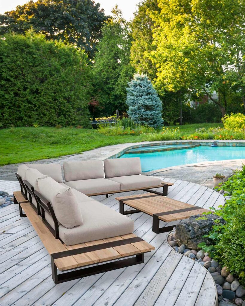 outdoor lounge furniture