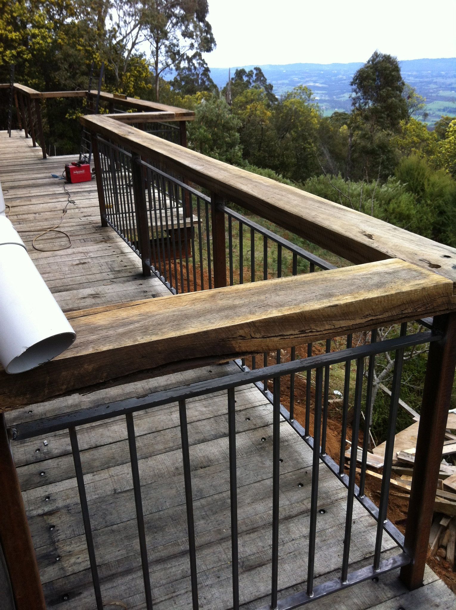 The Essential Guide to Choosing Decking Balustrades