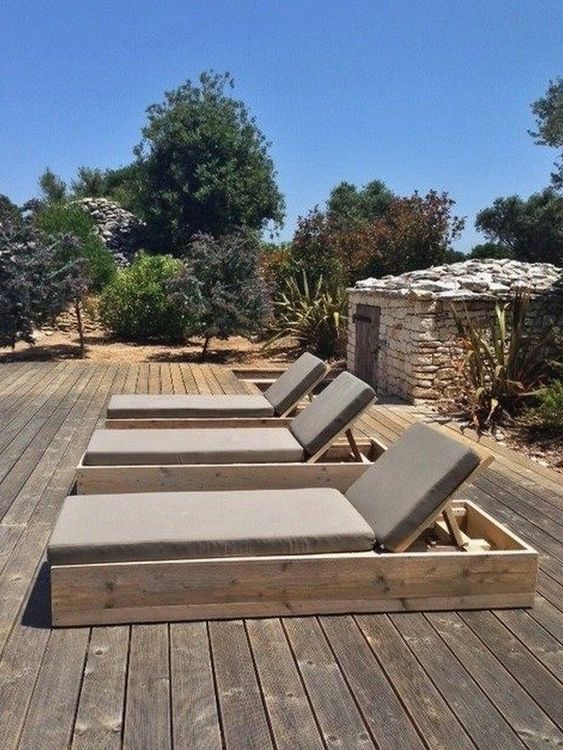 outdoor lounge furniture