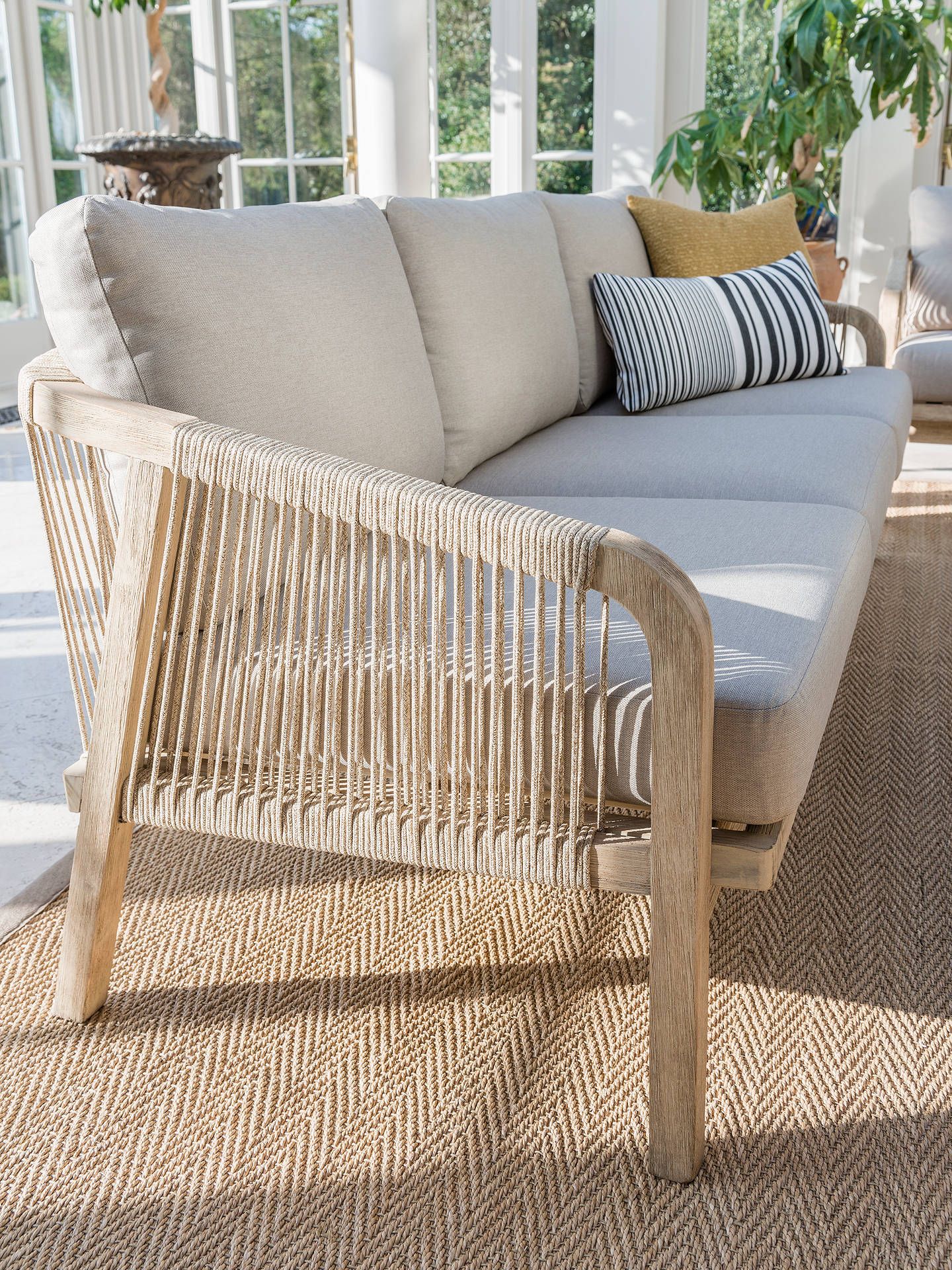 The Ultimate Guide to Garden Furniture for a Luxurious Outdoor Oasis