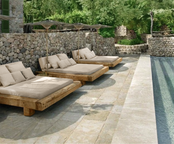 The allure of outdoor daybeds: a cozy retreat for relaxation and lounging