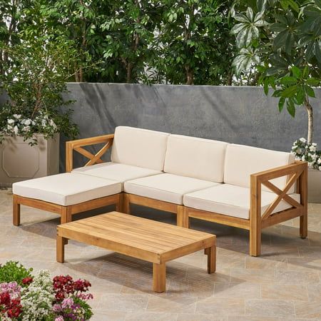 Top Tips for Selecting Wood Outdoor Furniture
