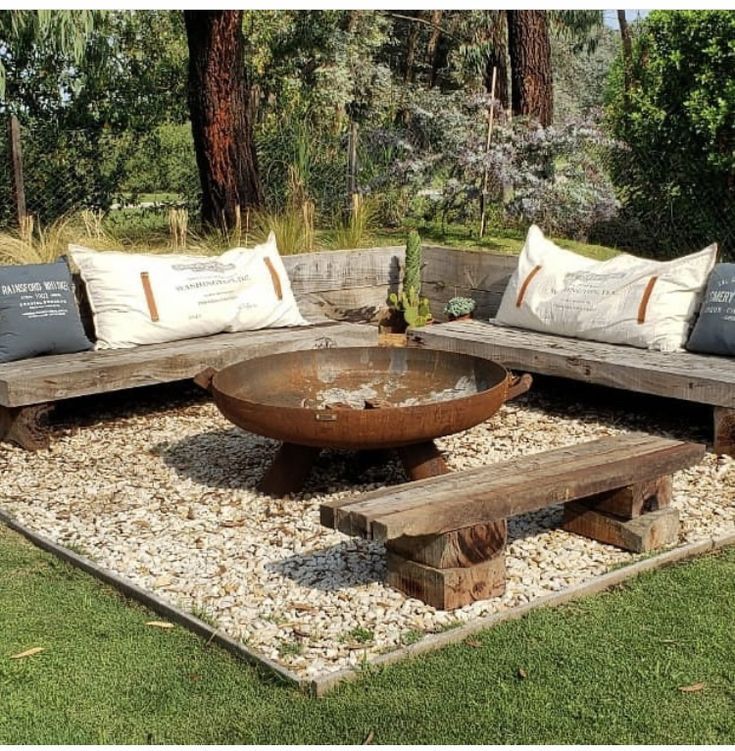 Transforming Your Backyard Into a Serene Oasis: Creative Landscape Ideas for Outdoor Living