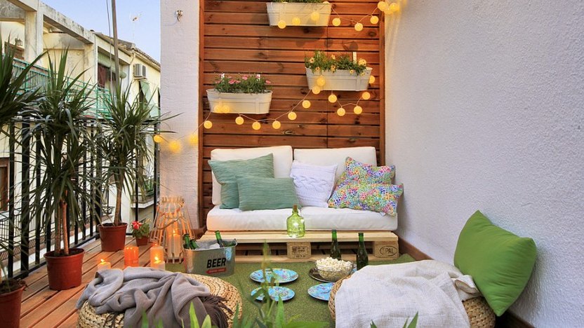 6 Decor Ideas to Take Your Tiny Balcony to New Heigh