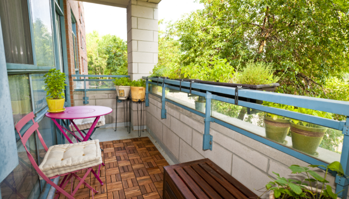 10 Apartment Patio Ideas to Transform Your Outdoor Space - Draper .