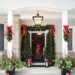 Christmas Porch Decor in Classic Red || CITRINELIVI