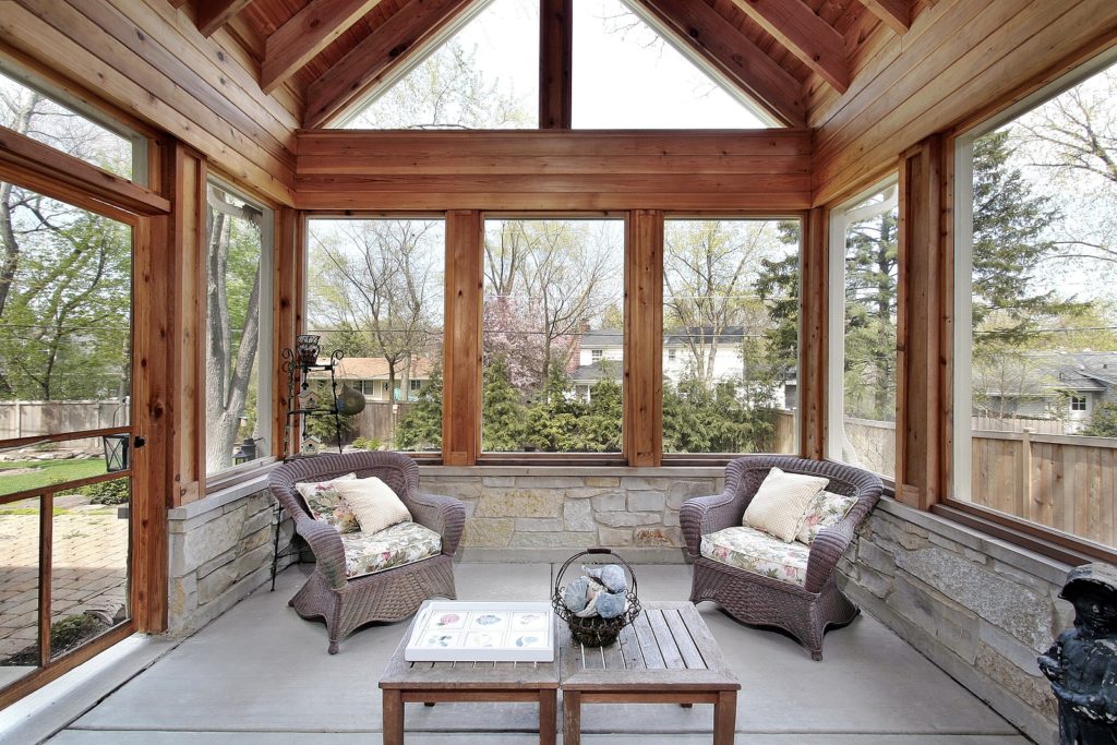 Designing a Screened In Porch? Here Are 5 Things To Consider First .