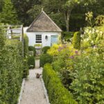 8 Best Cottage Garden Ideas - How to Create a Cottage Garden at Ho