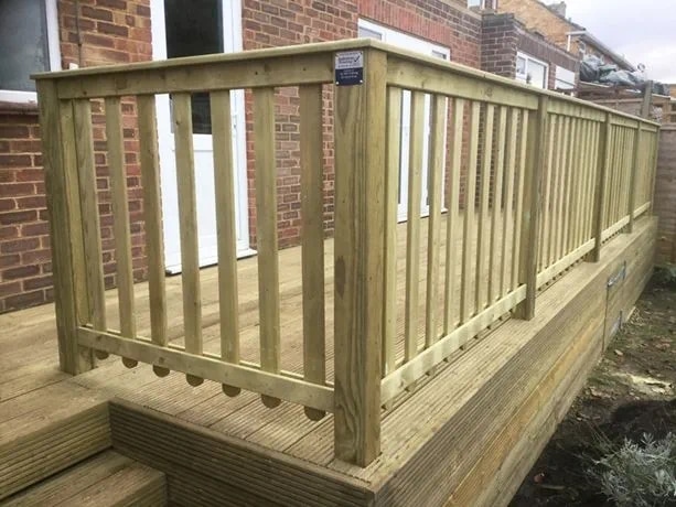 Decking Balustrade Gate Rounded Pales Right Hand hu