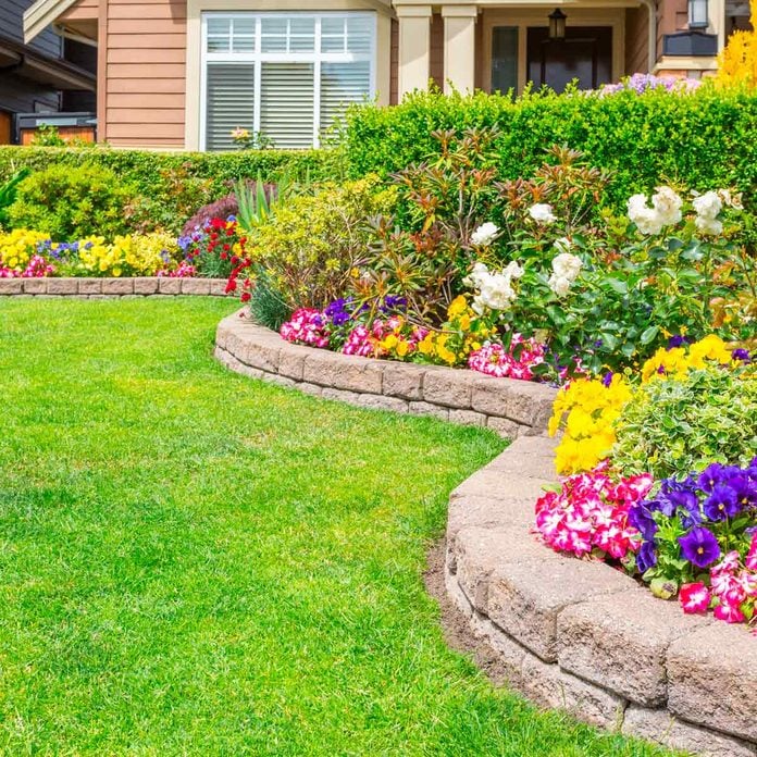 Flower Bed Ideas for the Front of Your House | Family Handym