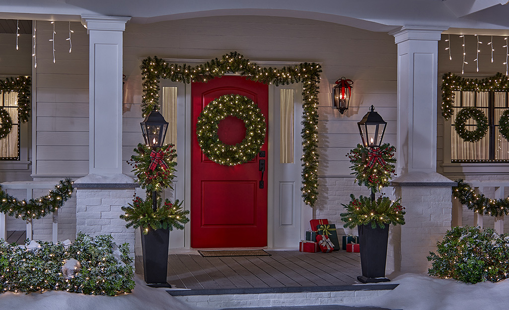 Outdoor Holiday Decorating Ideas - The Home Dep