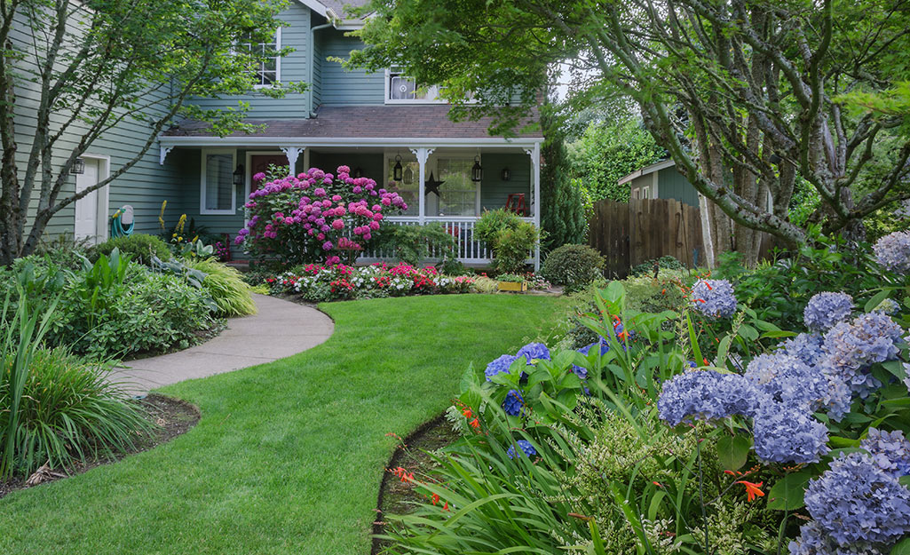 Creative & Small Front Yard Landscaping Ideas | C&L Landsca