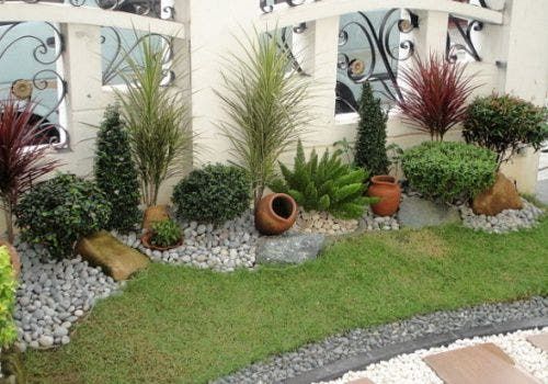 7 New Landscape Design Ideas For Small Spaces | Small front yard .