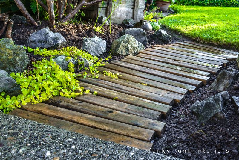 10 Creative DIY Pallet Ideas for Your Garden | Decoi