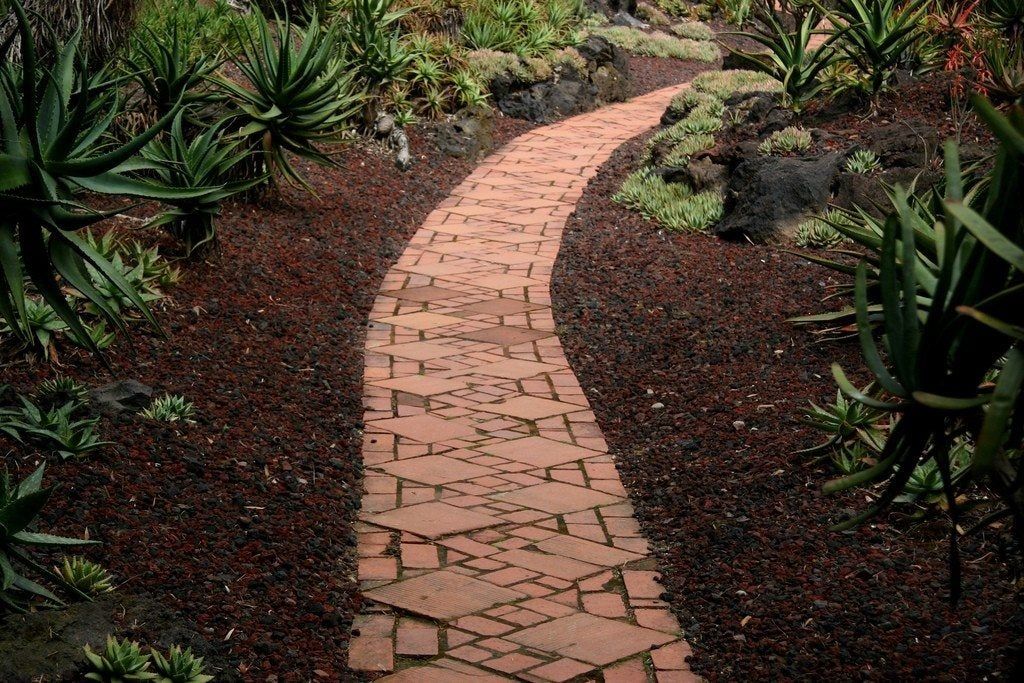 Garden Paths And Walkways - How To Make Garden Pathways .