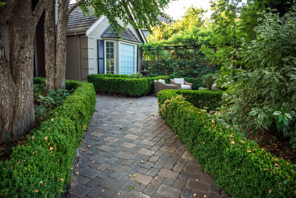 DIY Backyard Projects With Pavers And Retaining Walls: Garden .