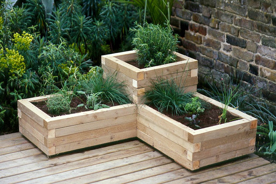 How To Make a Wooden Planter | BBC Gardeners World Magazi