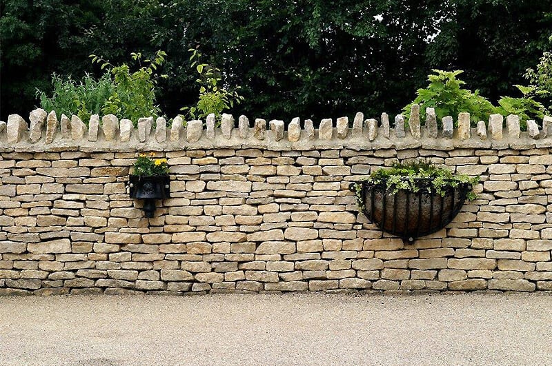 Tips on how to build a low stone garden wall - Stamford Sto