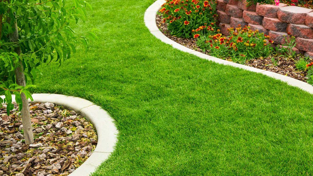 Discover Several Ideas to Perfect Your Landscape Edging | Allied .