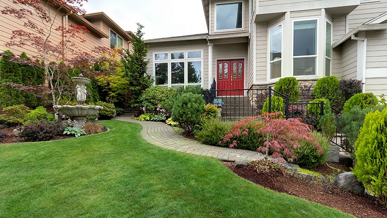Landscaping for Front Yards: Designs for Any Home | Lowe