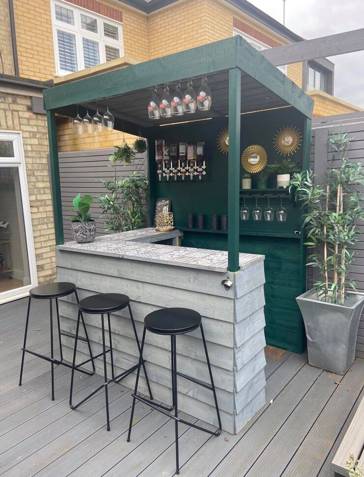 Outdoor Bar Ideas for this Summer [Expert Advice] | Wallsauce