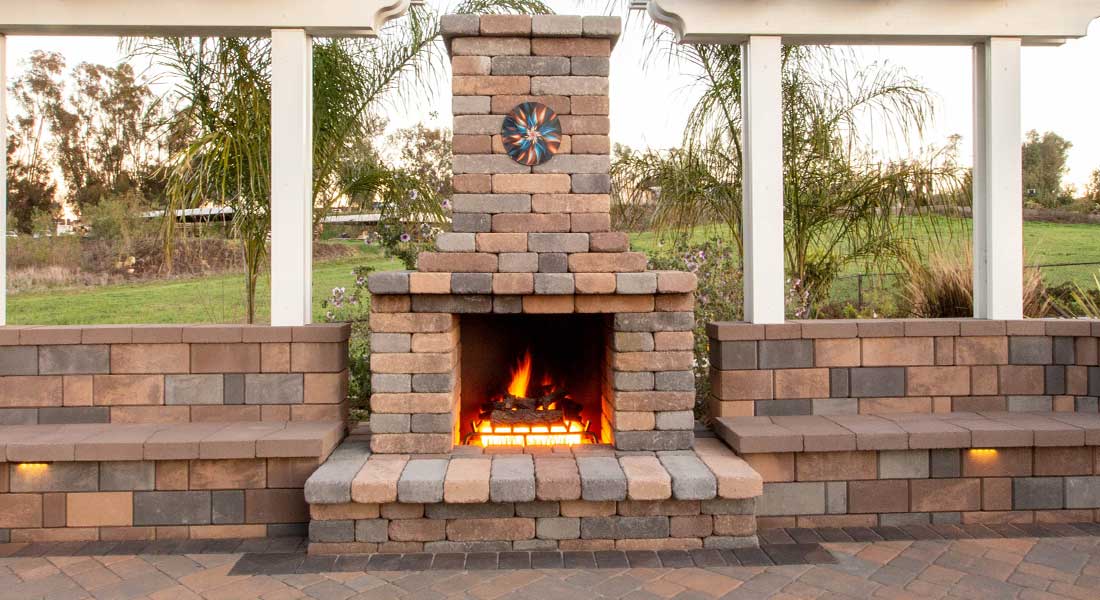 Semplice Outdoor Fireplace Kit - RCP Block & Bri
