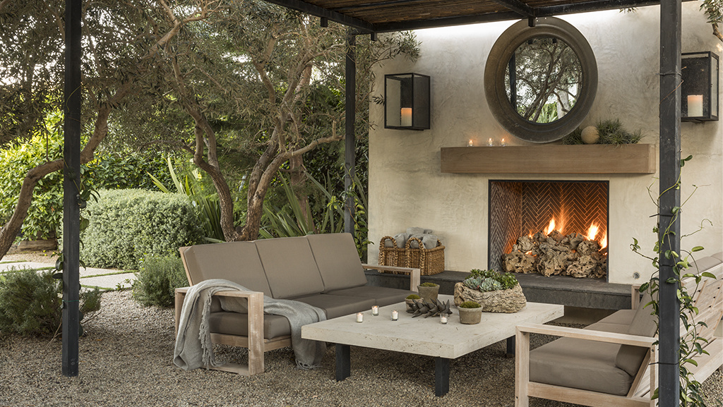 Outdoor Fireplace Design Secrets from an Expe
