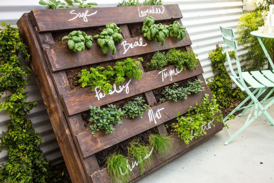 21 Spectacular Recycled Wood Pallet Garden Ideas To D