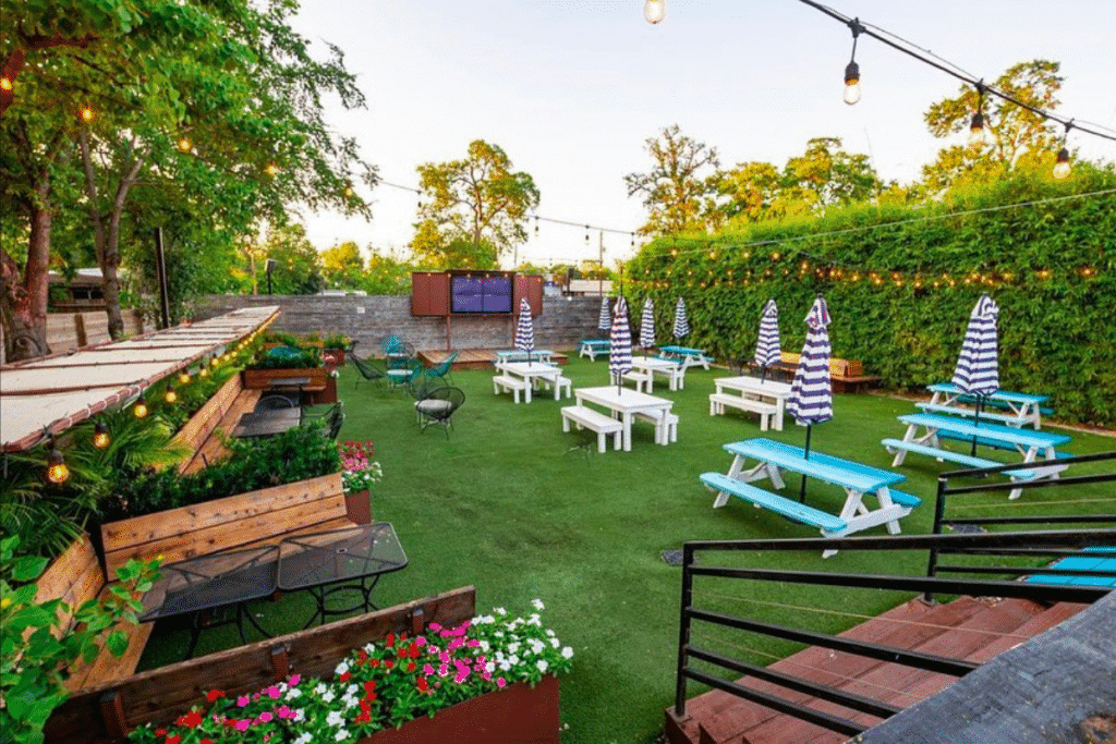 Patio Bars In Houston: The Best Spots For Outdoor Drinki
