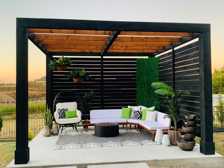 15' x 15' Modern Style Pergola | Privacy Oas