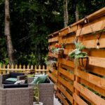 Inexpensive Backyard Landscaping Ideas on a Budget | Privacy fence .