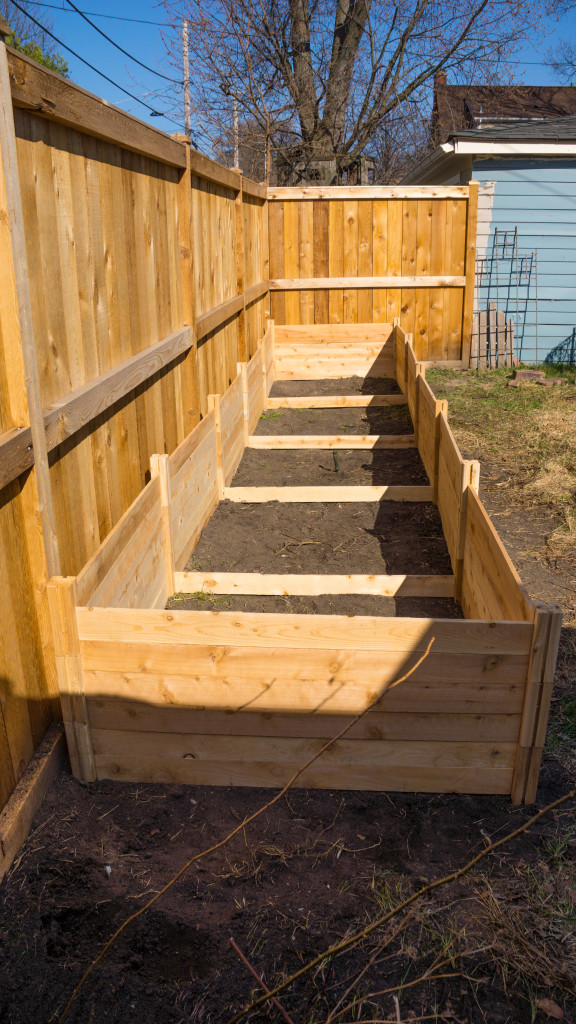 How to Build Cedar Raised Beds from Kits (without Tools .