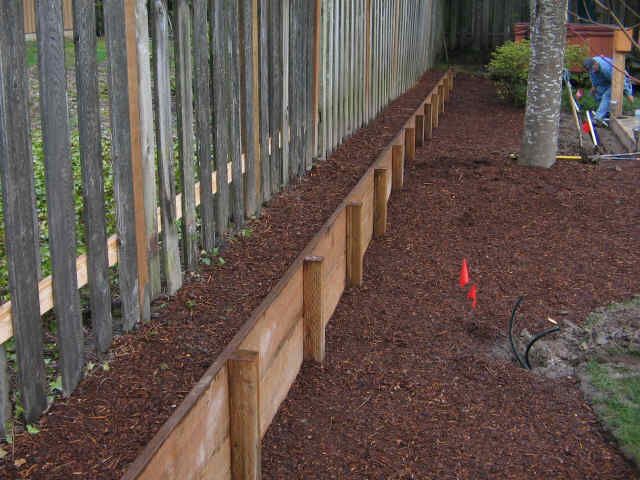 Vertical Raised Bed for Backyard Gardeni