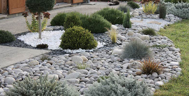 20 Rocking Landscaping Ideas with Rocks (Front Yard + Backyar