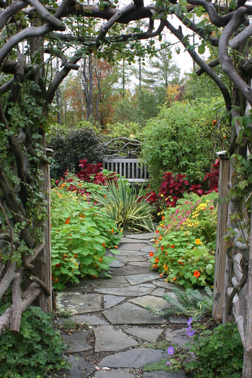 Secret Gardens: Creating Your Private Oasis - Dargan Landscape .