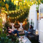December at the Cottage: Small Backyard Gardens and Stylish Livi