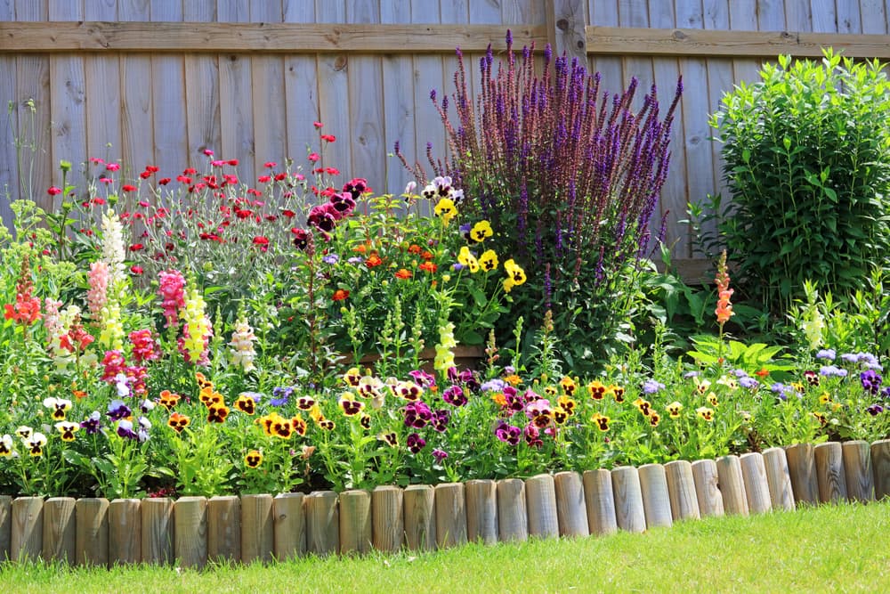 15 Awesome and Easy Garden Border Ideas - PriceMyGard