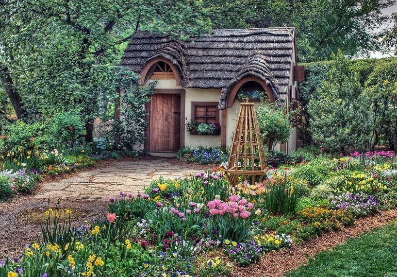 Little garden cottage : r/CozyPlac
