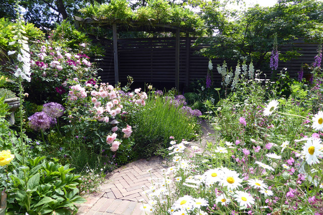 A Lush Cottage Garden in a Small Urban Backya