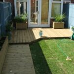 Decking idea's | Small garden decking ideas, Deck garden, Outdoor .