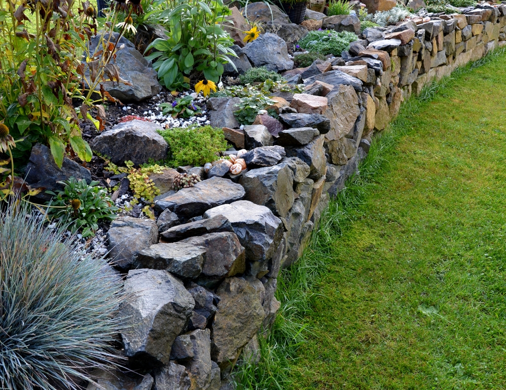 Retaining Wall Ideas to Help You Create Your Own Garden Paradi